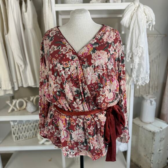 Lauren Conrad Women's Size 2X Floral Faux Wrap Top W/ Tiny clear sequins #3570 - Picture 1 of 8